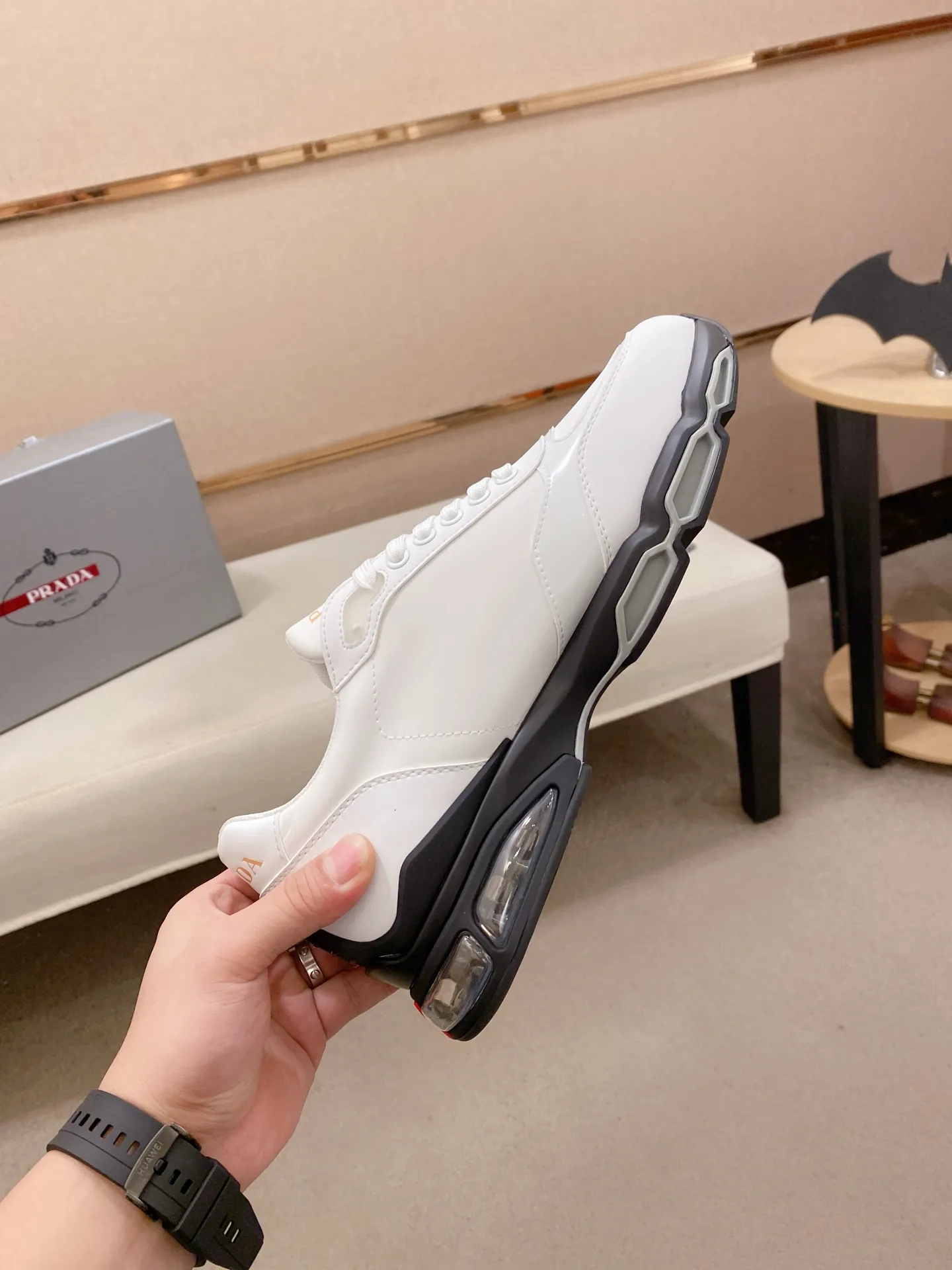 Factory price 640💰 ✔️✔️✔️Higher version High-quality new PRADA (Prada) counters are on the market at the same time. New men's shoes, 😘fabrics imported first-layer cowhide with waterproof materials, purely handmade. Lining: Full cowhide lining. 👍🏿 High-end ☄️ air-cushion molded anti-slip rubber outsole, exquisite lines, simple and elegant, comfortable and high-end for leisure travel. Code number: 38 to 45